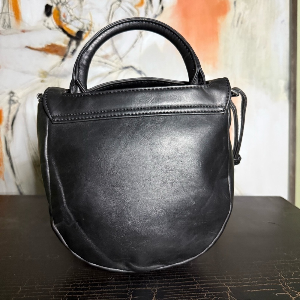 Matt & Nat Black Crossbody Bag Saddlebag Black Vegan Leather Purse - Picture 4 of 9